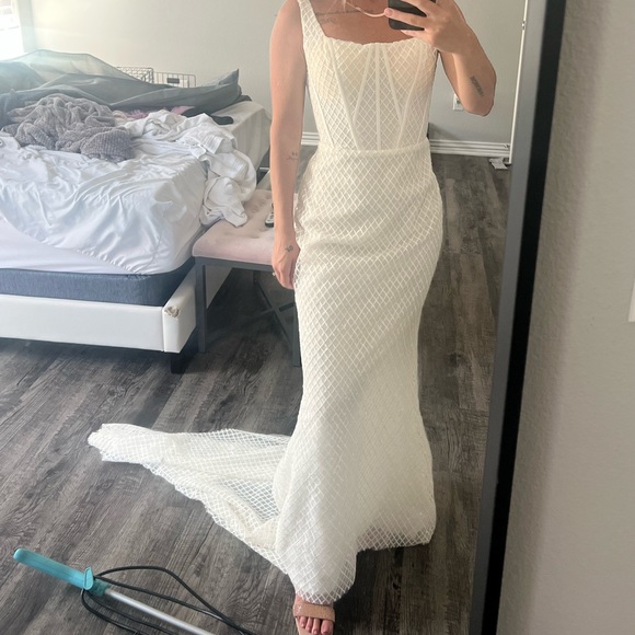 Made with Love Andy Wedding Dress SIZE 0 - Picture 5 of 5